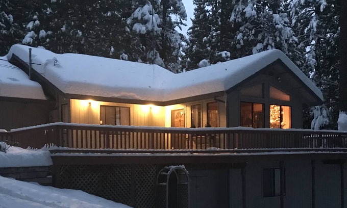 Dorrington Casa | Large cabin, Big Trees State Park, w/deck/movie-theater/game-rooms/dog friendly