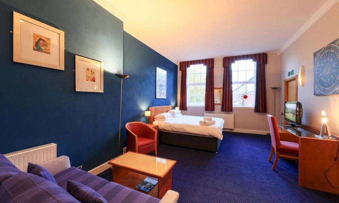 Nottingham City Centre Apartamento | Large Central Spacious Studio Apartment With High Ceilings