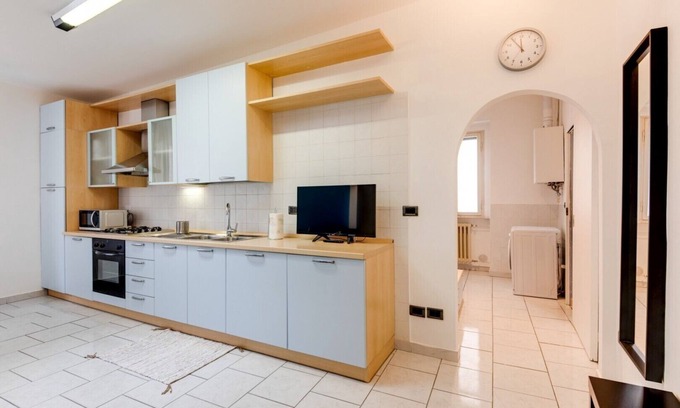 Forli Apartamento | Amplio apartamento de un dormitorio en el centro con wifi y lavadora.