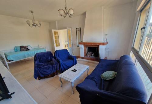 Vélez-Málaga Chalet De Esquí | Large chalet 5 min walk to beach
