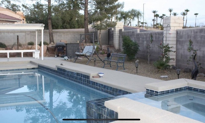 Calico Ridge Casa | Large city view nea Lake Mead with boat parking, pool