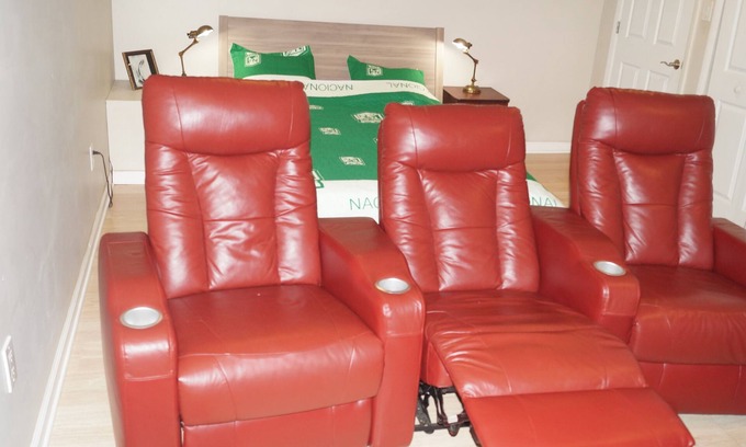 Ampere Casa | Large Comfortable Private Cozy 1BR steps from NYC!