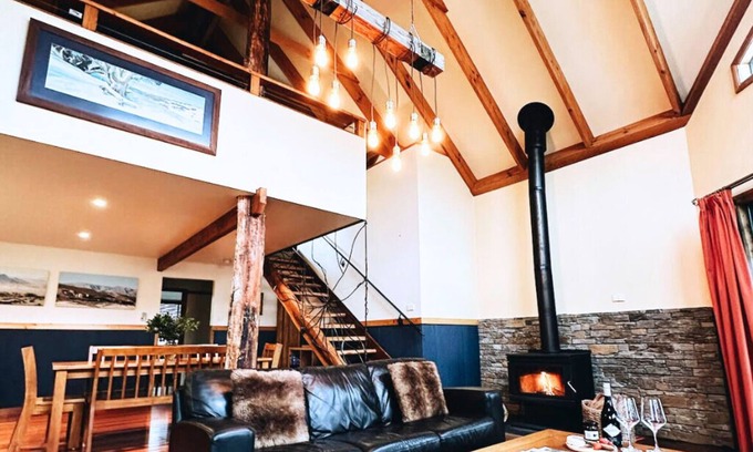 Jindabyne Chalet De Esquí | Large comfortable Ski and Bike Chalet with gorgeous Alpine character