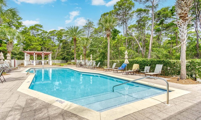 Greenway Park Casa | Large Community Pool + Comp Bikes- Om Sweet Om by Royal Destinations