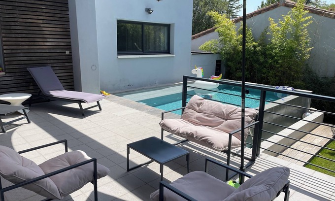Mont Duplan Casa | Large contemporary house with pool/garden 3 min from Nîmes town center