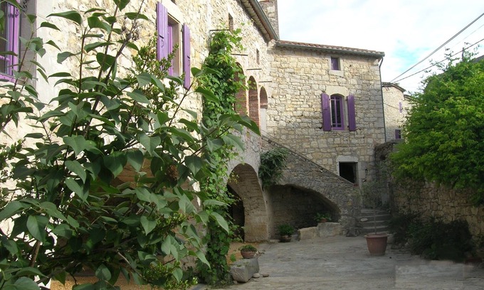 Brujas Casa | Gran casa de encanto y carácter en el sur de Ardèche