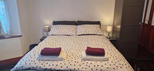 Pinkwell Casa | Large Double room near London Heathrow Airport