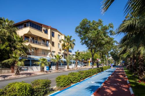 Eski Lara Apartamento | Large Duplex Apartment With Sea View