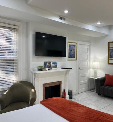 Columbia Heights Apartamento | Large DUPLEX Apt 2Bdrm 1Den-Metro