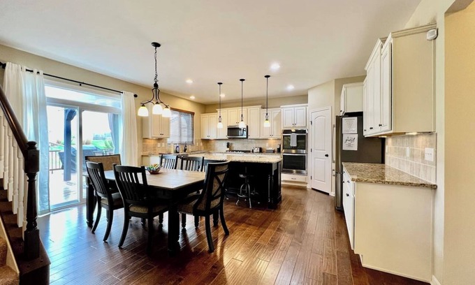 Otterbien Home Casa | Large Executive Home In Lebanon Golf Community