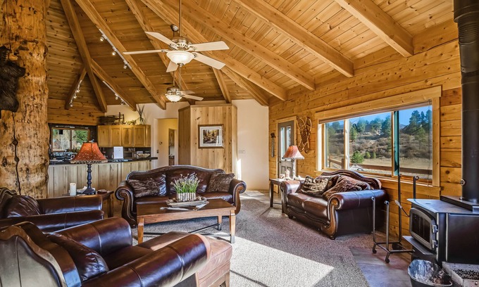 Pagosa Highlands Cabina | Cabina grande y familiar con sala de juegos y terraza envolvente: ¡camina hasta el lago!