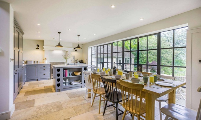 Longborough Cabaña | Large family friendly holiday home in the Cotswolds - Willows House