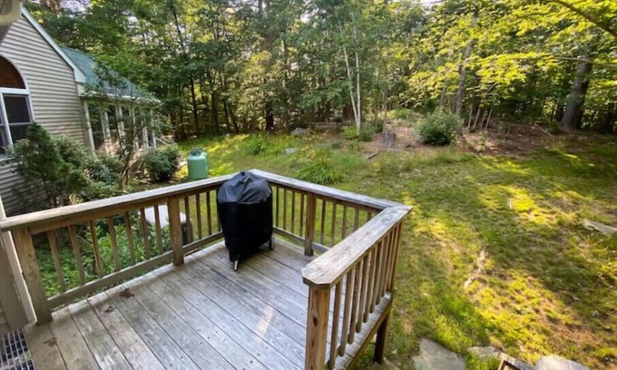 Moultonborough Casa | Large Family Home Near Swim, Ski -- Pet-Friendly!