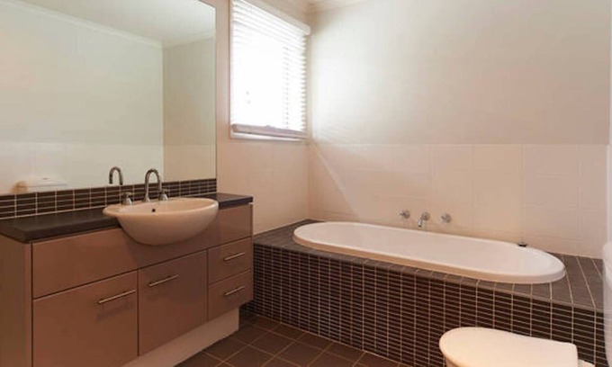 Cranebrook Casa | Large Family Home in Cranebrook