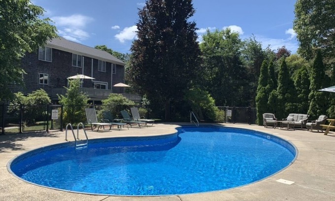 Yarmouth Port Casa | Large Family Home w/ Heated Pool