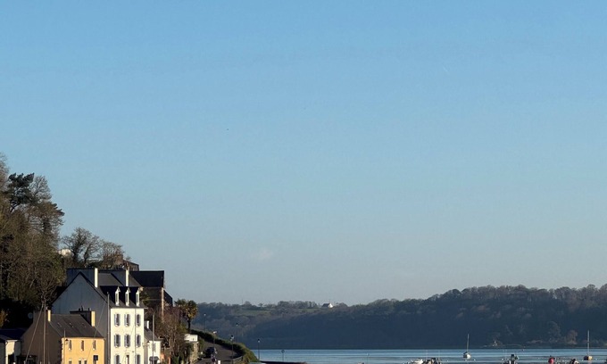 Locquenole Casa | Large family home with sea view over Morlaix Bay,