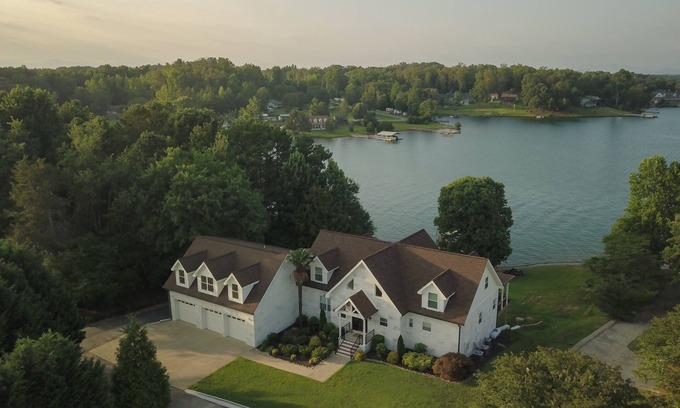 Seneca Casa | Magnífica casa frente al lago en el lago Keowee