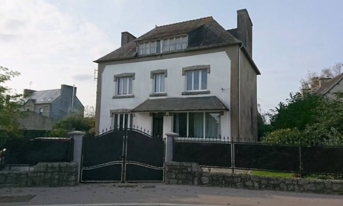 Mael-Carhaix Casa | Large family house with Park in Central Brittany