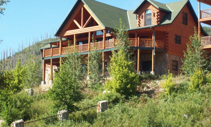 Summerhaven Cabina | Cabaña grande orientada a la familia, construida para una vida fácil y personas que aman cocinar