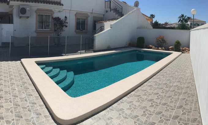Los Alcázares Villa | Villa grande con patio, piscina privada, aire acondicionado, wifi TV vía satélite, barbacoa.