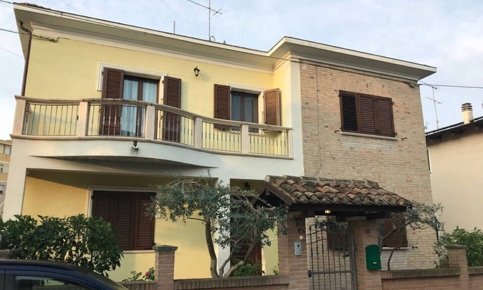 Fano Villa | Villa familiar grande en el corazón del histórico Fano