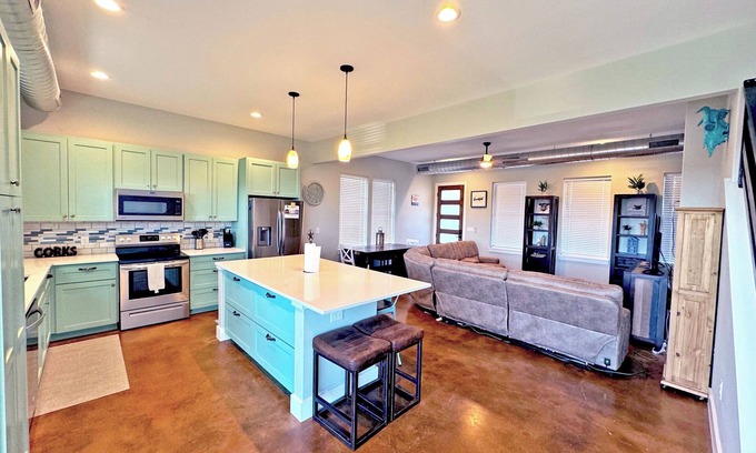 Burnet Casa | Large Family Villa w/Game Room~Pickleball~Firepit