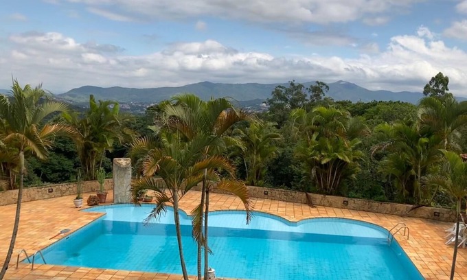 Campos de Atibaia Cabaña | Large Farm / Country House in Atibaia-SP