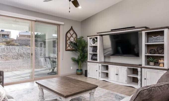 Lake Havasu City Casa | Large Flat Driveway 3/2, Quiet Street , Pool Heater/Chiller optional