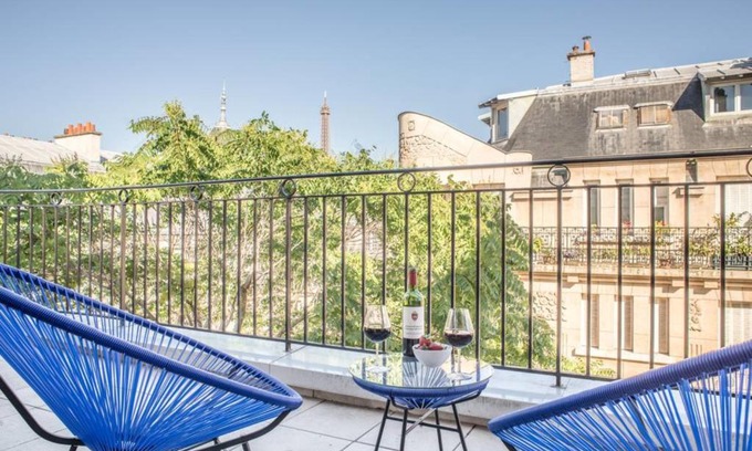 Passy Apartamento | Large flat for 4 people with terrace and view on the Eiffel Tower