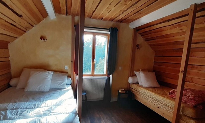 La Nouaille Cabaña | Large forest lodge