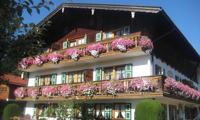 Oberau Apartamento | Gran apartamento de cuatro habitaciones joya. DTV, zona tranquila con excelentes vistas a la montaña.