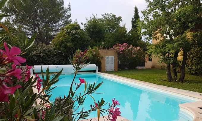 Le Puy-Sainte-Reparade Casa | Gran casa amigable en la Provenza, oasis de vegetación