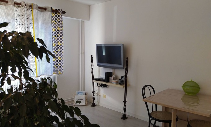 Ep 21 - Saint-Paul Apartamento | Large fully equipped studio near the city center