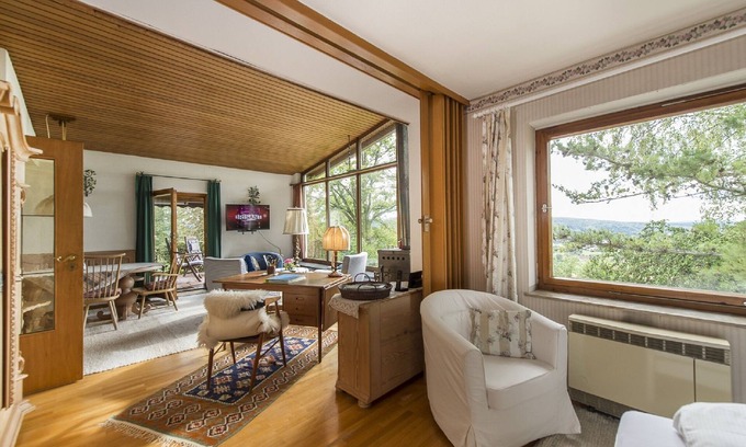 Weidenberg Apartamento | Large, fully equipped vacation home (65sqm) with covered terrace and wood-burning stove