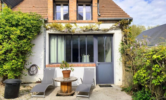 Lestiou Apartamento | Large, fully-equipped studio 10 minutes from Chambord, on the Loire cycle route