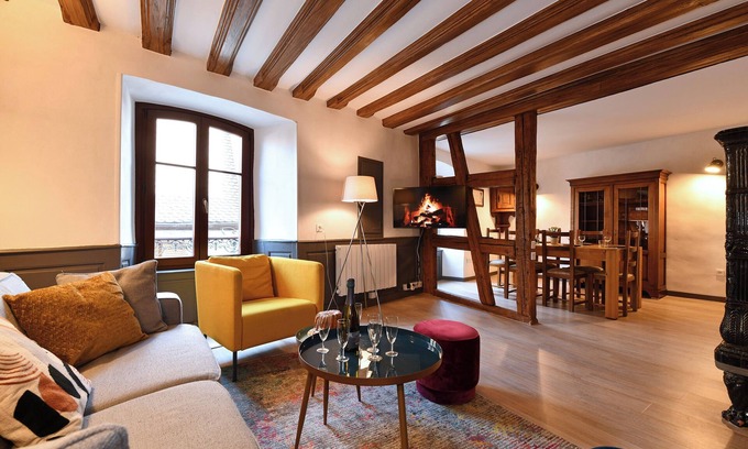 Gueberschwihr Casa | Large gîte in historic Alsatian half-timbered house for 12/14 people