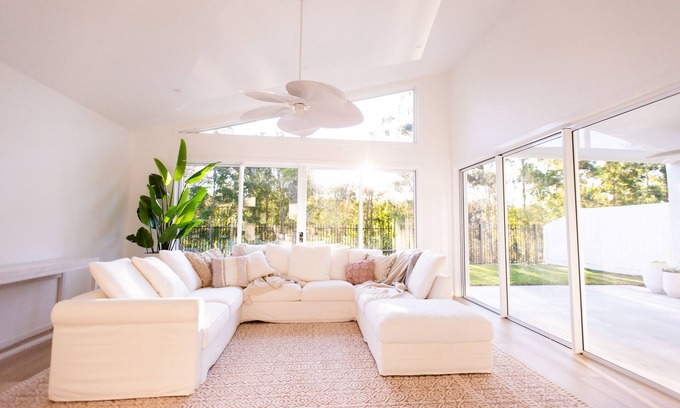 Pimpama Casa | Large Golf Course home with resort-style facilities