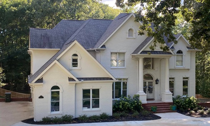 Burney Branch Casa | Large Golf Course neighborhood 4 Bd, 4.5 Ba