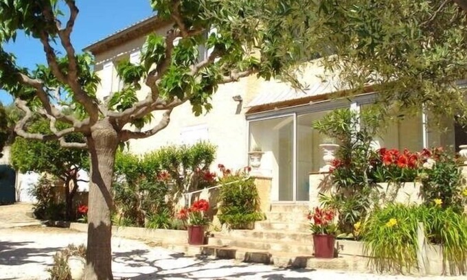 La Cadiere-d'Azur Apartamento | Gran planta baja de una villa provenzal en el corazón del pueblo, cerca del mar.