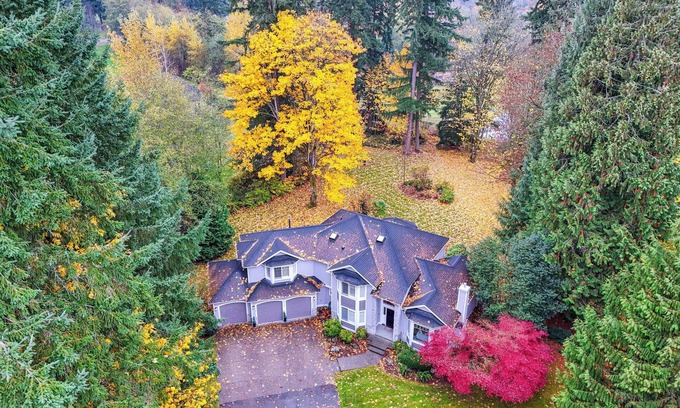 Seattle Hill-Silver Firs Cabaña | Large Group Getaway: Spacious Snohomish Home!