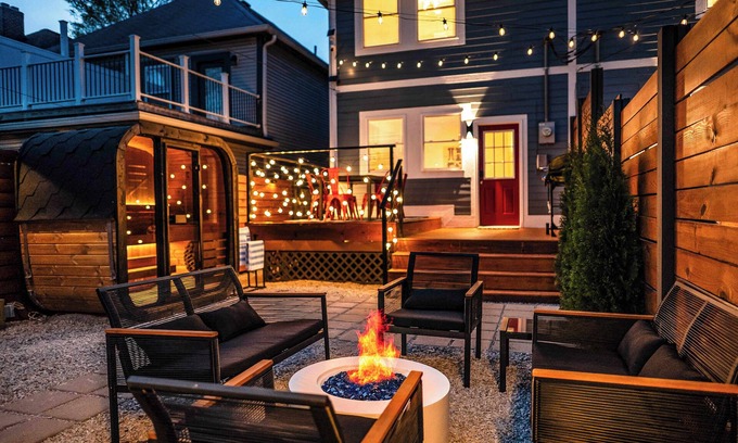 Near Eastside Casa | Large Group Stay |Cinema |Sauna |Hot tub |Games| BBQ
