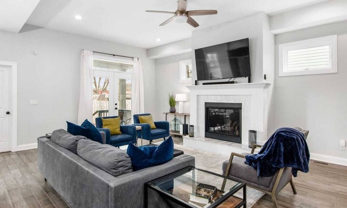 Victorian Village Casa | Large Short North Home, 4 BD, 3 Ba, estacionamiento gratuito / WIFI; Ubicado cerca de OSU / Downtown