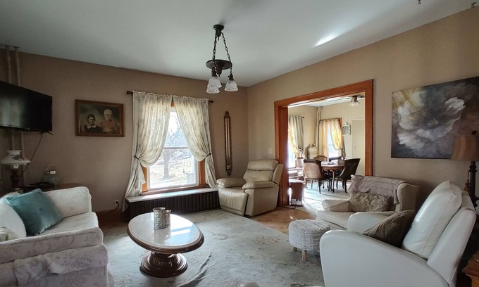 Nelson Casa | Large historic family home