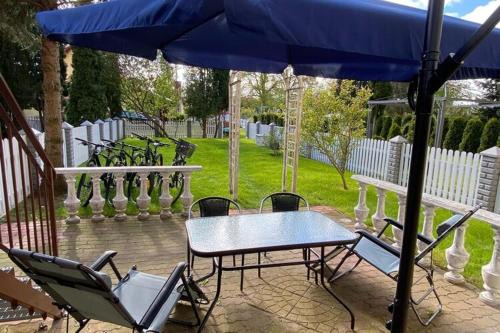 Stepnica Apartamento | Large holiday apartment with a garden in Stepnica