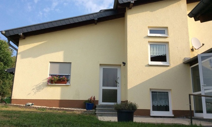 Adenau Casa | Gran casa de vacaciones con solárium, se admiten mascotas bien educadas
