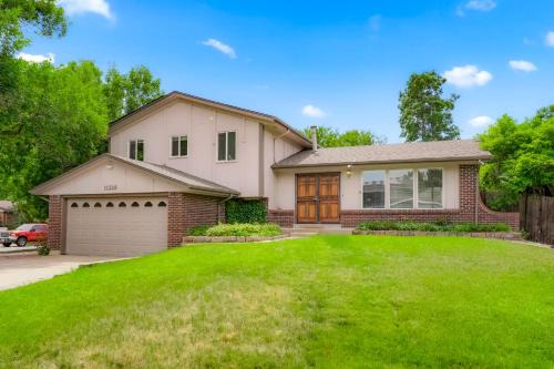 Allendale Area Casa | Large Home, 2 Living Rooms, Great for Family/Pets!