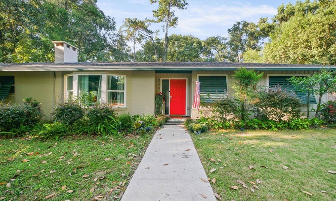 Gainesville Casa | Large Home - Across from Stadium - Walk to UF - Firepit/Free Parking/Patio