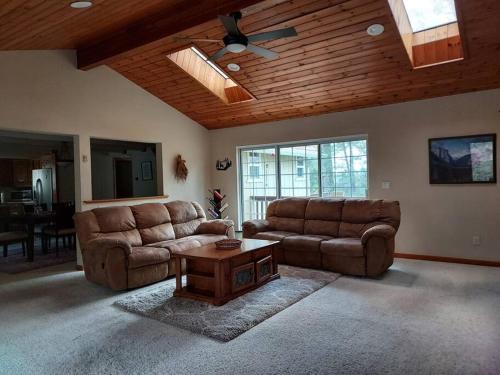 Groveland Casa | Large Home at Yosemite Gateway !