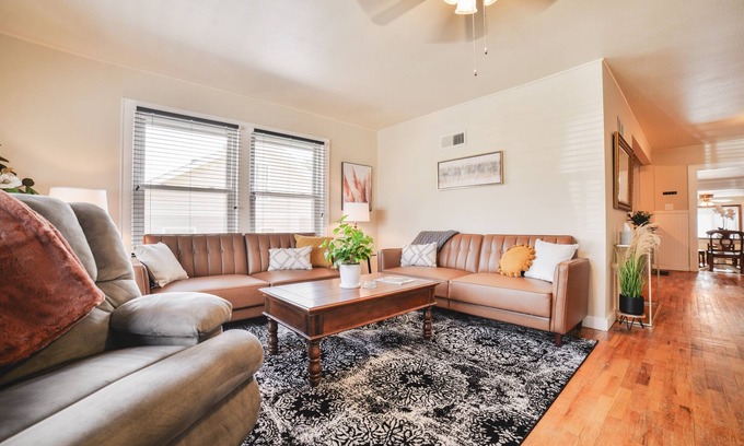 Cape Girardeau Casa | Large Home next to Southeast Hospital - 2 King Beds - Fast Wifi