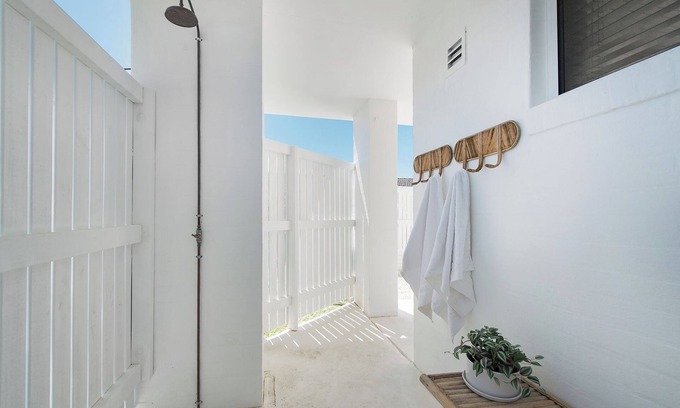 Crescent Head Casa | Large home upper and lower level with internal access